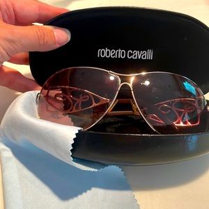 Roberto cavalli signature sunglasses with box and cloth ! Mint condition